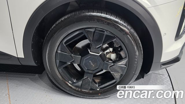 Kia Sportage (V) Gasoline 1.6 Turbo 2WD Signature X Line 2025 — фото 21