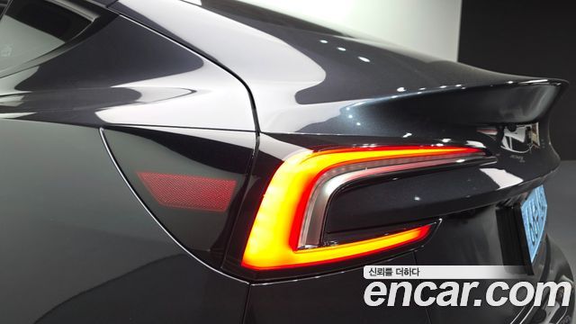 Tesla Model 3 RWD 2025 — фото 23