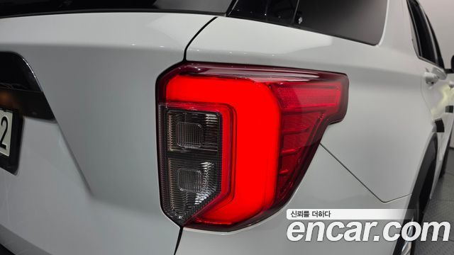 Ford Explorer (VI) 2.3 LimIted 4WD 2020 — фото 29