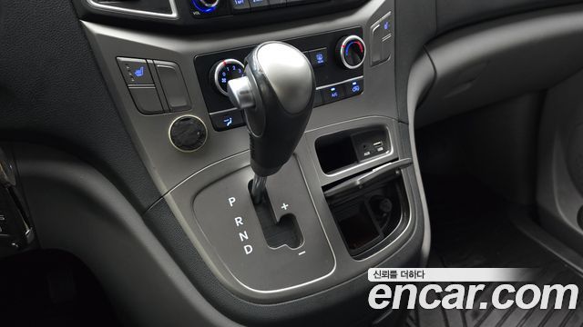 Hyundai Grand Starex Van 3-Seater Smart 2020 — фото 9