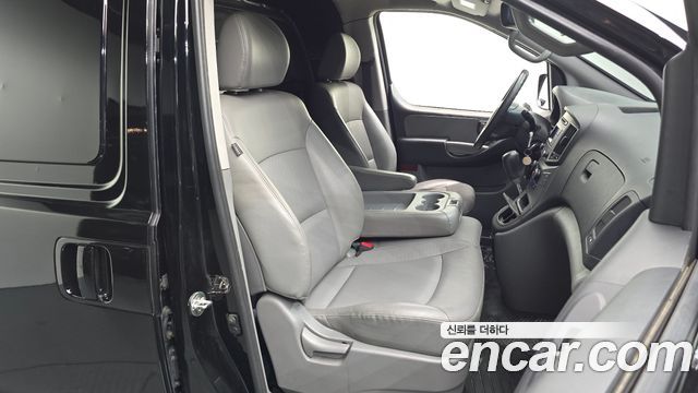 Hyundai Grand Starex Van 3-Seater Smart 2020 — фото 11
