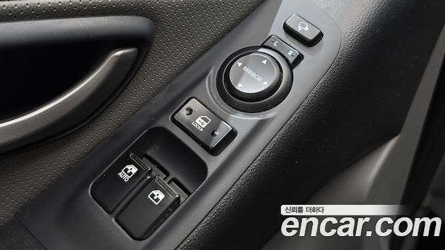 Hyundai Grand Starex Van 3-Seater Smart 2020 — фото 13