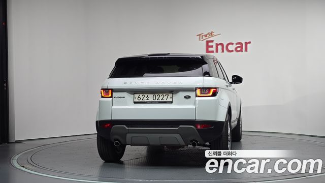Land Rover Range Rover Evoque 2.0 TD4 SE 2016 — фото 4