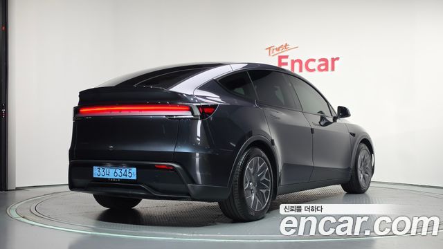 Tesla Model Y L Long Range AWD 2026 — фото 2