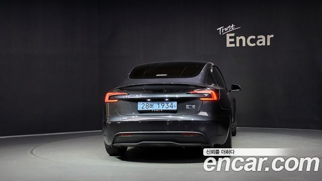 Tesla Model 3 RWD 2025 — фото 4