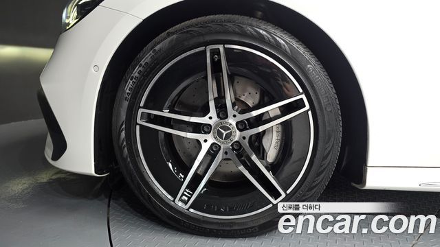 Mercedes-Benz E-Class (W214) E300 4MATIC AMG Line 2024 — фото 5