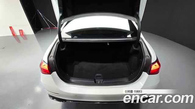Mercedes-Benz E-Class (W214) E300 4MATIC AMG Line 2024 — фото 35