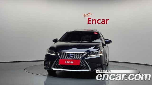 Lexus CT200h 1.8 Supreme ZWA10 2018 — фото 3