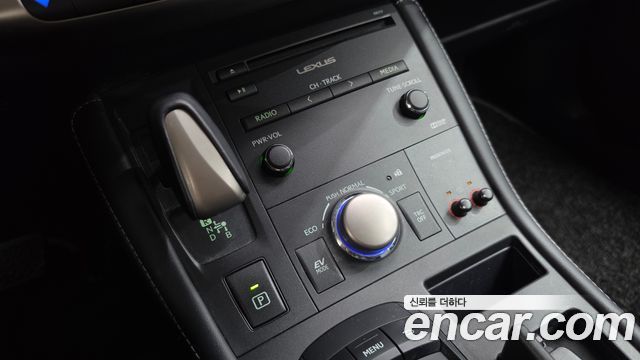 Lexus CT200h 1.8 Supreme ZWA10 2018 — фото 9