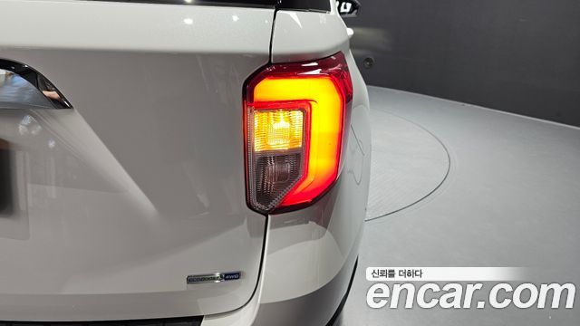 Ford Explorer (VI) 2.3 LimIted 4WD 2020 — фото 23