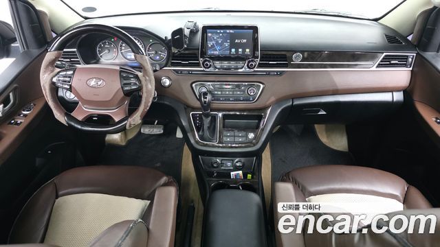 Hyundai Grand Starex Limousine (Special) 2019 — фото 7