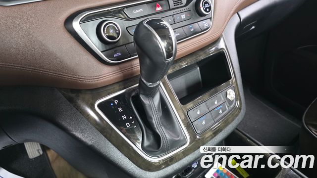 Hyundai Grand Starex Limousine (Special) 2019 — фото 9