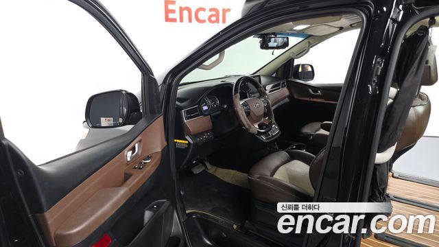 Hyundai Grand Starex Limousine (Special) 2019 — фото 10