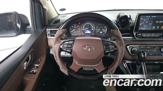 Hyundai Grand Starex Limousine (Special) 2019 — фото 13