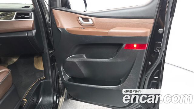 Hyundai Grand Starex Limousine (Special) 2019 — фото 24