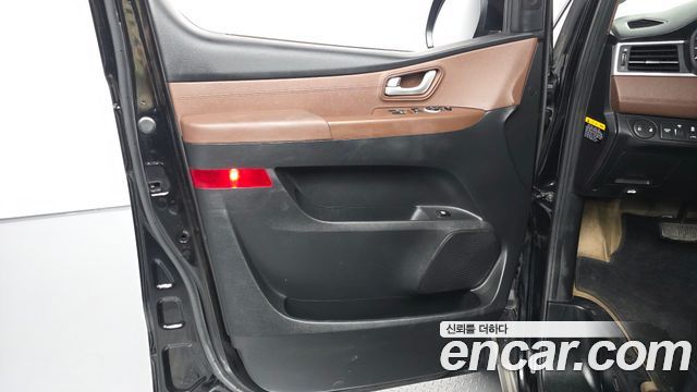 Hyundai Grand Starex Limousine (Special) 2019 — фото 25