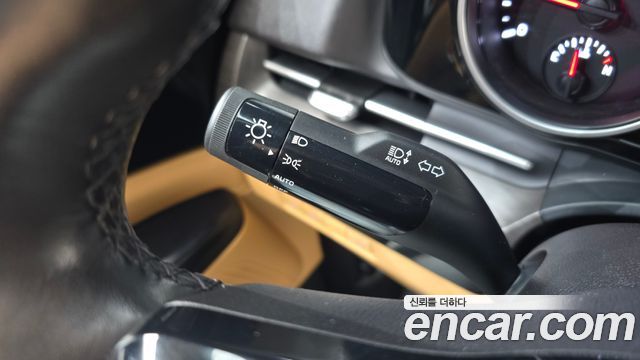 Kia Carnival (IV) Diesel 9-Seater Prestige 2023 — фото 17