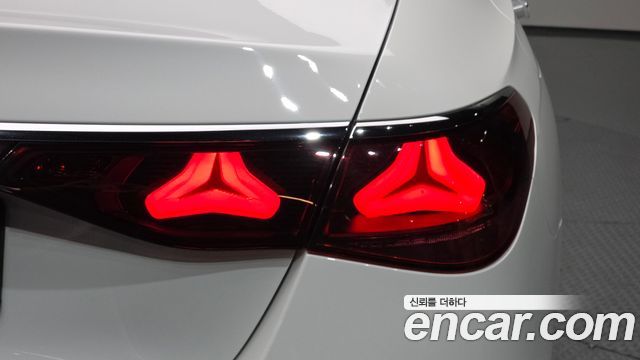 Mercedes-Benz E-Class (W214) E200 Avantgarde 2024 — фото 29