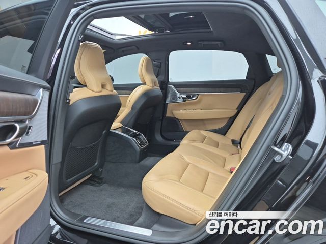 Volvo S90 B6 AWD Inscription 2022 — фото 16