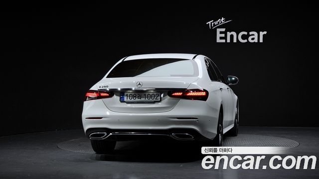 Mercedes-Benz E-Class (W213) E250 AMG Line 2023 — фото 4