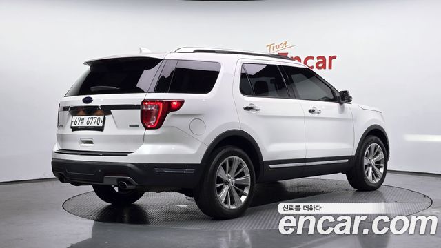 Ford Explorer 2.3 Limited 4WD 5th 2019 — фото 2