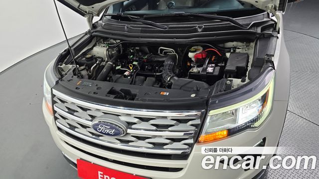 Ford Explorer 2.3 Limited 4WD 5th 2019 — фото 6