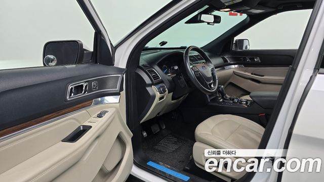 Ford Explorer 2.3 Limited 4WD 5th 2019 — фото 10
