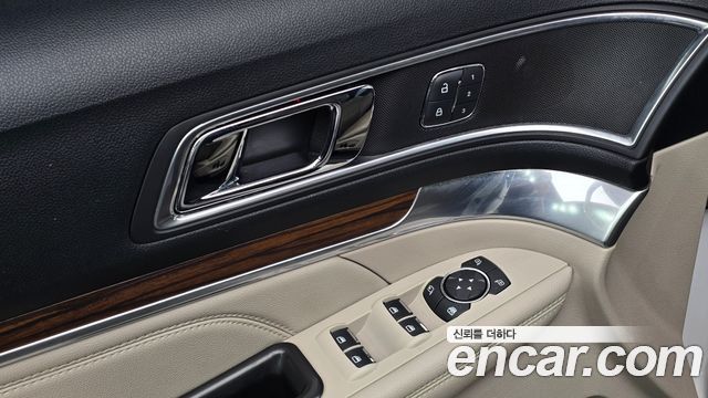 Ford Explorer 2.3 Limited 4WD 5th 2019 — фото 23