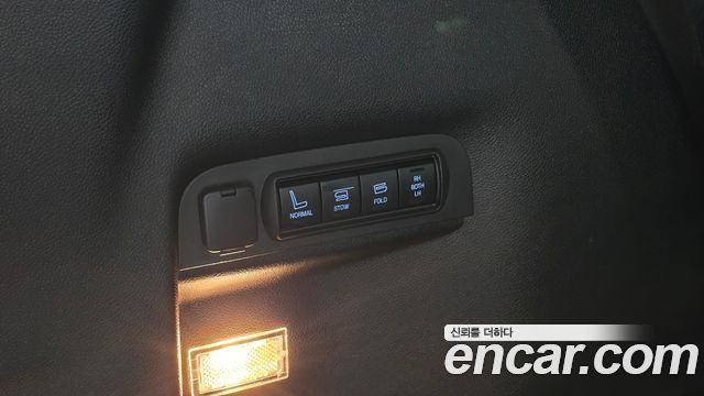 Ford Explorer 2.3 Limited 4WD 5th 2019 — фото 37