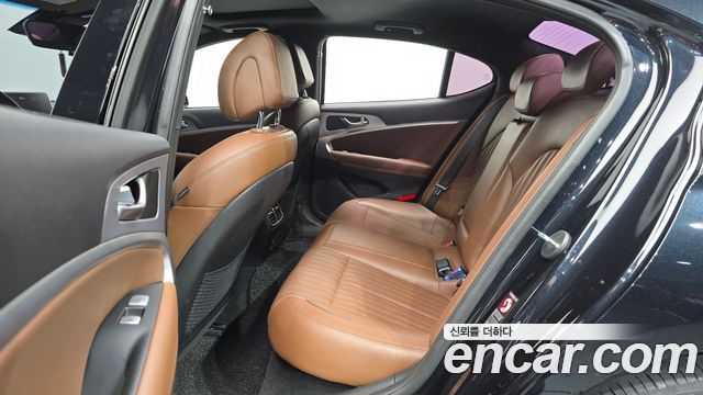 Genesis G70 2.0T Elite 2019 — фото 12