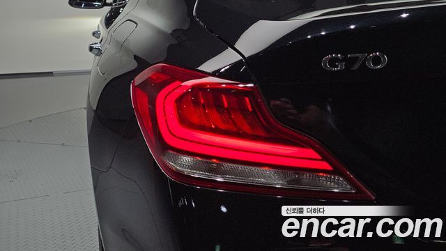Genesis G70 2.0T Elite 2019 — фото 23