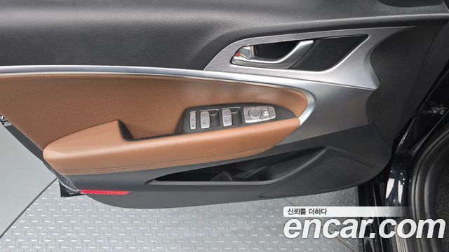 Genesis G70 2.0T Elite 2019 — фото 24