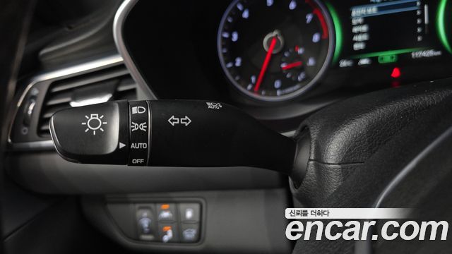 Genesis G70 2.0T Elite 2019 — фото 29