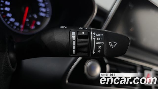 Genesis G70 2.0T Elite 2019 — фото 30