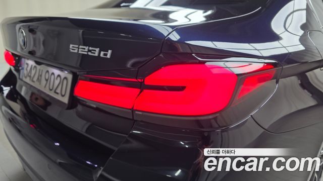 BMW 5 Series (G30) 523d M Sport 2021 — фото 23