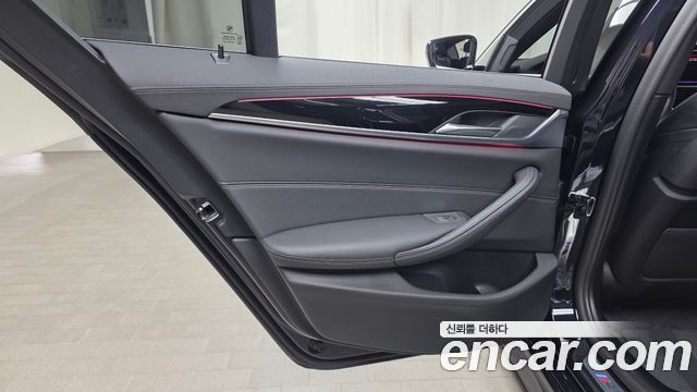BMW 5 Series (G30) 523d M Sport 2021 — фото 25