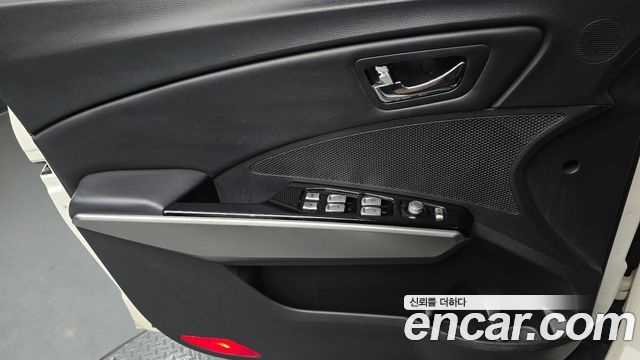 KG Mobility (SsangYong) Tivoli LX 2WD DLX 2016 — фото 24