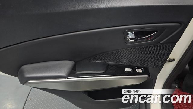 KG Mobility (SsangYong) Tivoli LX 2WD DLX 2016 — фото 25