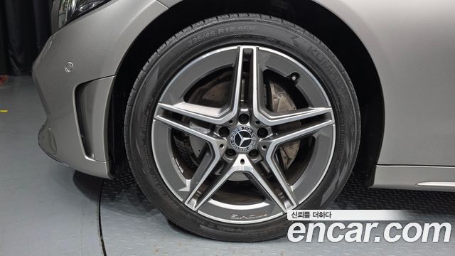 Mercedes-Benz C-Class (W205) C220 d 4MATIC AMG Line 2019 — фото 5