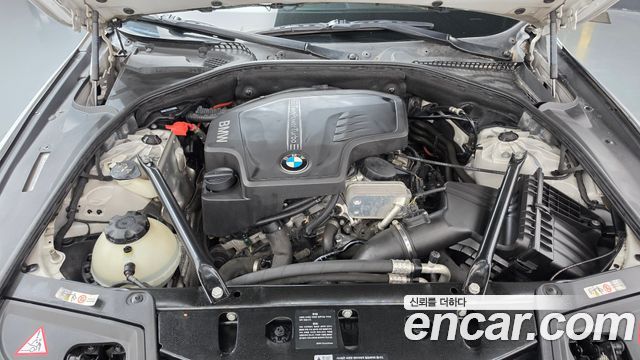 BMW 5 Series (F10) 528i xDrive 2013 — фото 6