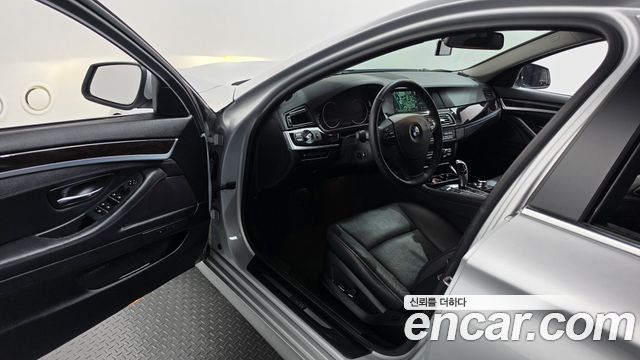 BMW 5 Series (F10) 528i xDrive 2013 — фото 10