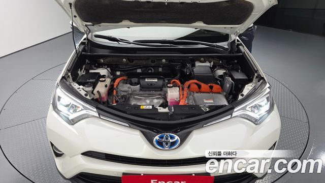 Toyota RAV4 2.5 4WD Hybrid 4th 2017 — фото 6