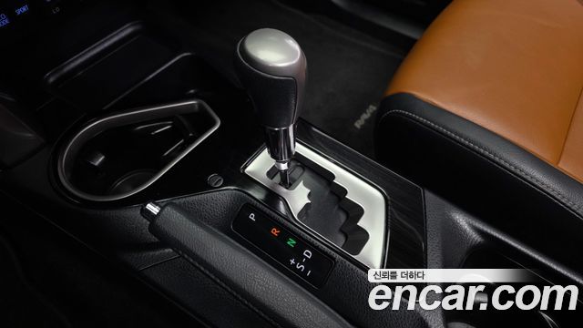 Toyota RAV4 2.5 4WD Hybrid 4th 2017 — фото 9