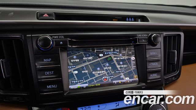 Toyota RAV4 2.5 4WD Hybrid 4th 2017 — фото 15