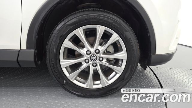 Toyota RAV4 2.5 4WD Hybrid 4th 2017 — фото 21