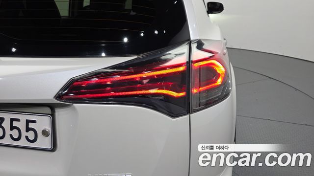 Toyota RAV4 2.5 4WD Hybrid 4th 2017 — фото 23