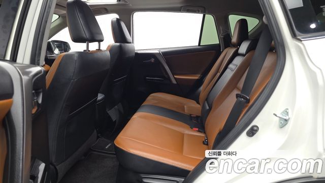 Toyota RAV4 2.5 4WD Hybrid 4th 2017 — фото 26