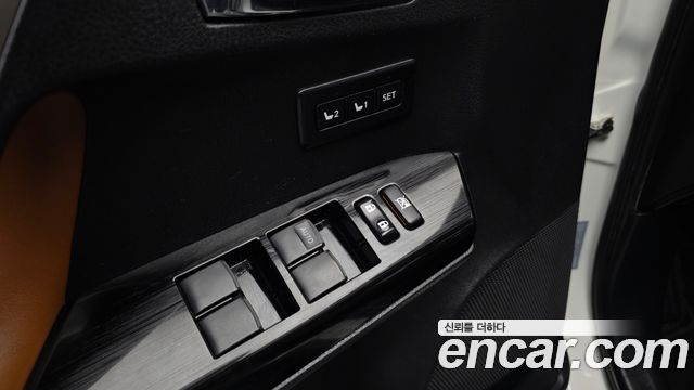 Toyota RAV4 2.5 4WD Hybrid 4th 2017 — фото 30