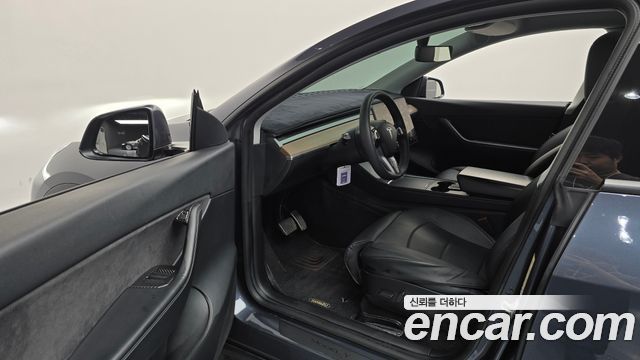 Tesla Model Y Standard Range RWD 2021 — фото 10