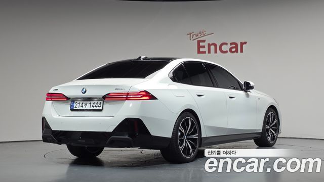BMW 5 Series (G60) 530i xDrive M Sport 2024 — фото 2